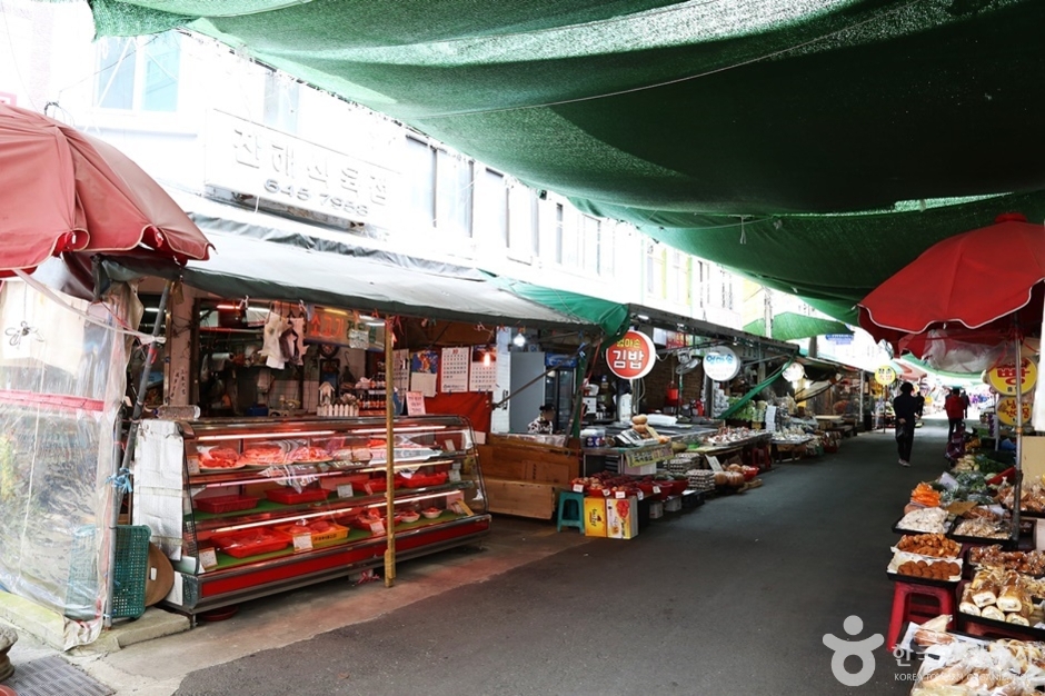 부산 중앙시장 부산진 (3) (사진: 한국관광공사)