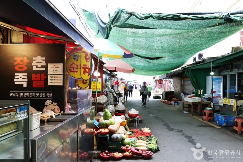 부산 중앙시장 부산진 (6) (사진: 한국관광공사)