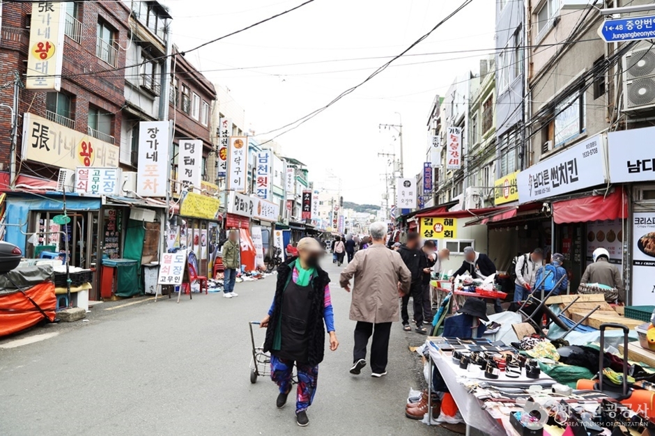 부산 중앙시장 부산진 (14) (사진: 한국관광공사)