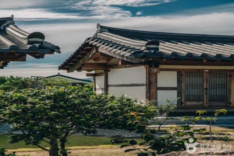 경주한옥1번가 경주 _내부전경 (사진: 한국관광공사)