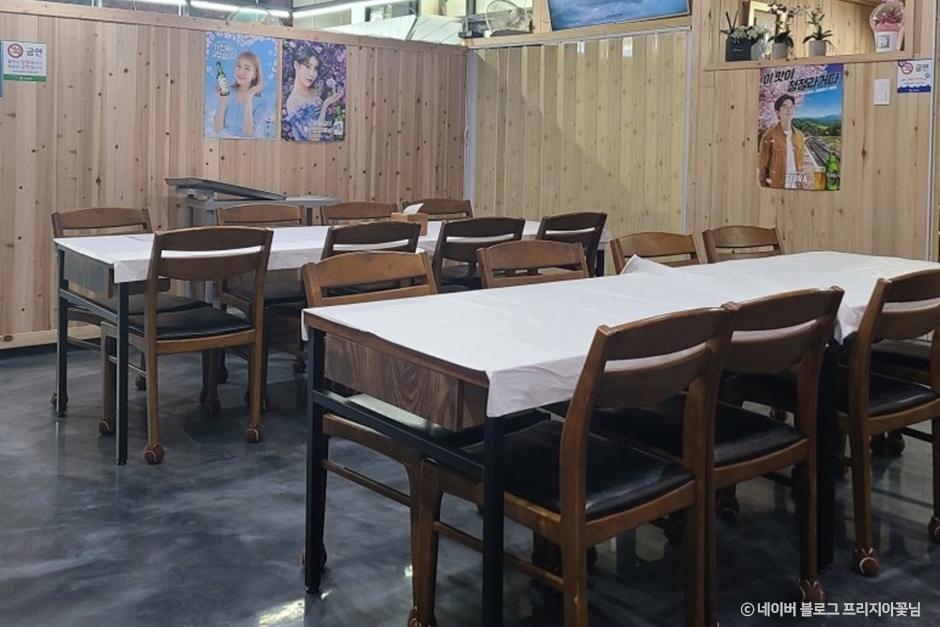 대성회식당 완도 전라남도_완도군__내부 (사진: 한국관광공사)