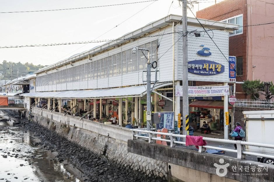서시장 (4, 9일) 여수 여수_ (5) (사진: 한국관광공사)