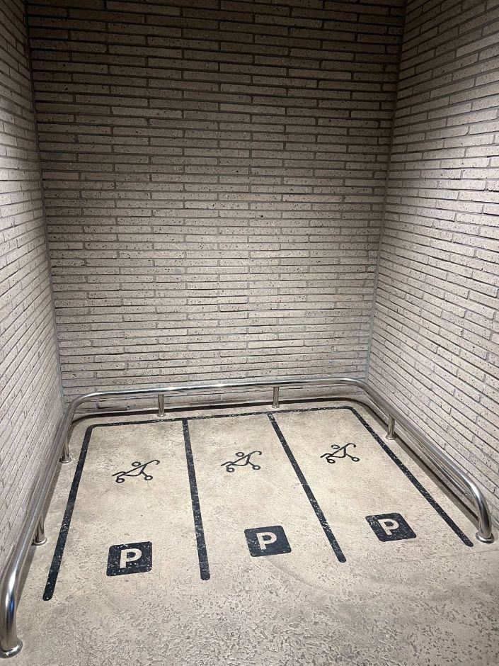 식물학 아이파크몰점 용산 카페식물학_화장실 유모차 보관소 (사진: 한국관광공사)
