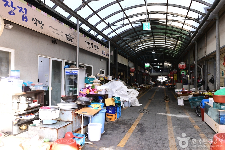 남원장 / 남원공설시장 (4, 9일) 남원 전북_남원_남원장남원공설시장 (4) (사진: 한국관광공사)