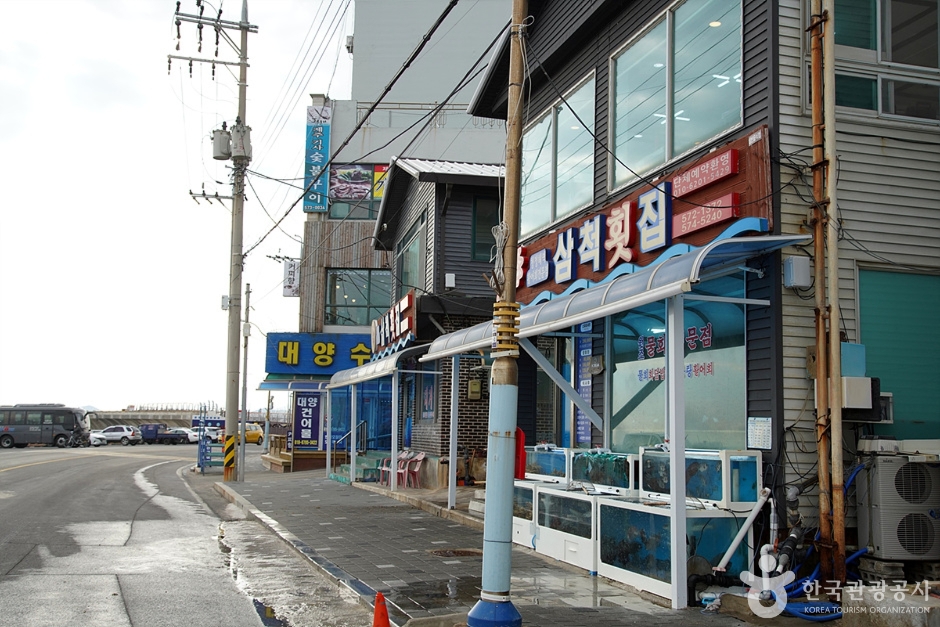 삼척횟집 삼척 (9) (사진: 한국관광공사)